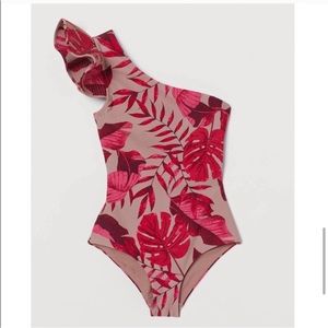 Worn twice one piece bikini from H&M size xxs like new in very good condition